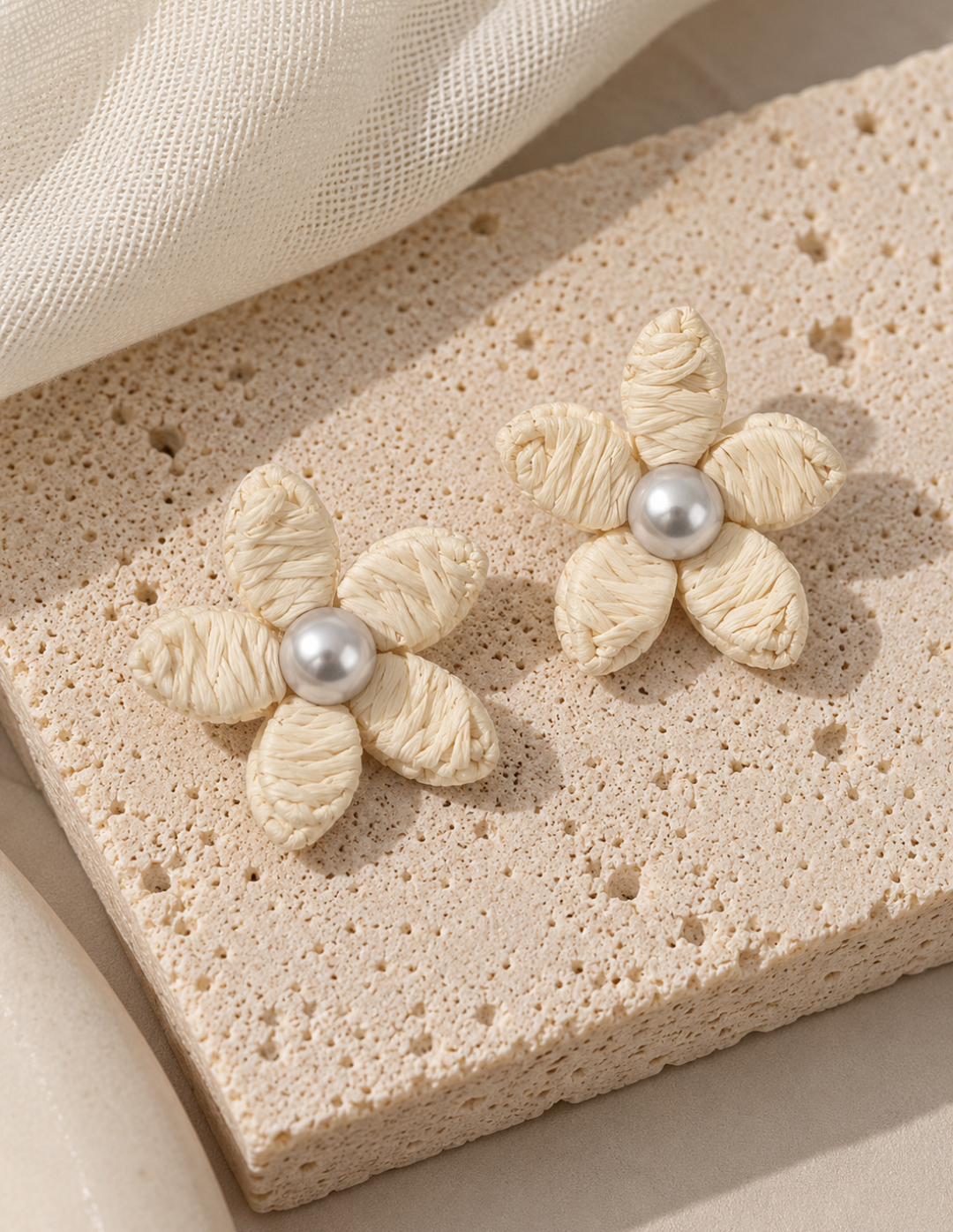 Aretes artesanales Flor Marfil