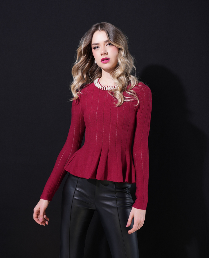 Blusa tejida Peplum Perlas Vino