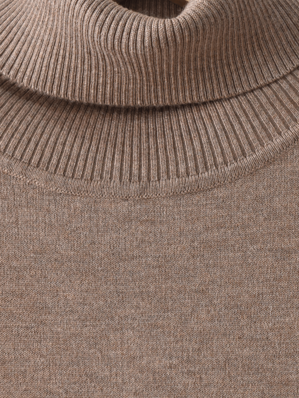 Basico cuello Tortuga Taupe
