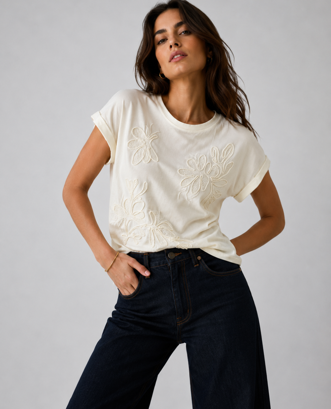 Camiseta Bordada Con Contraste
