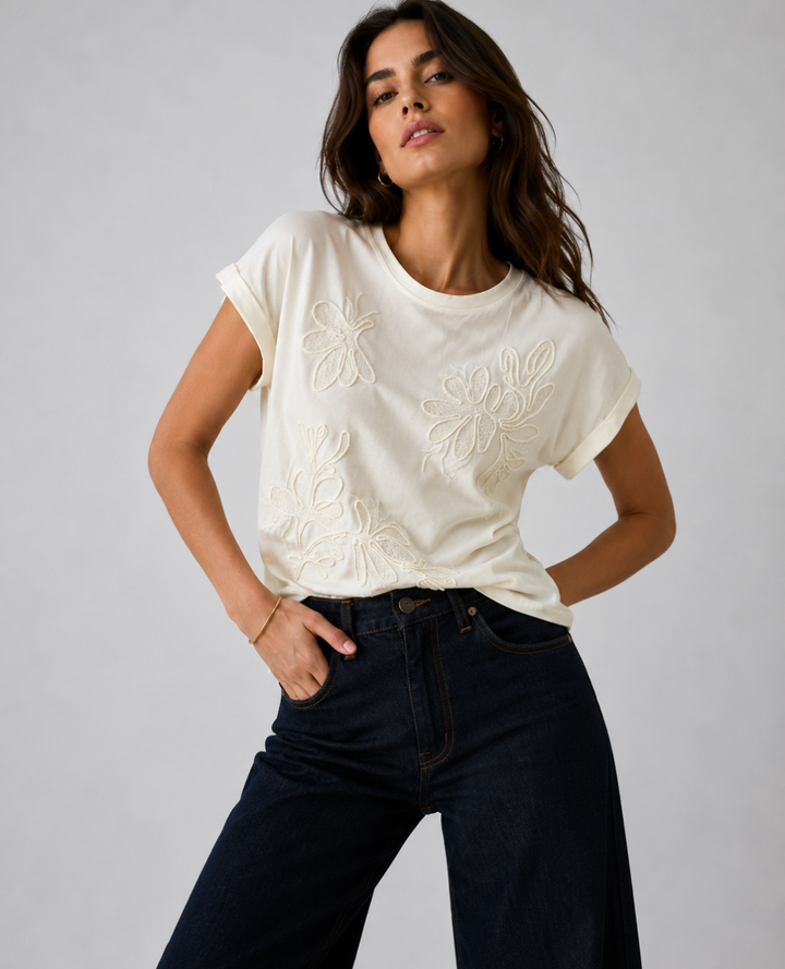 Camiseta Bordada Con Contraste