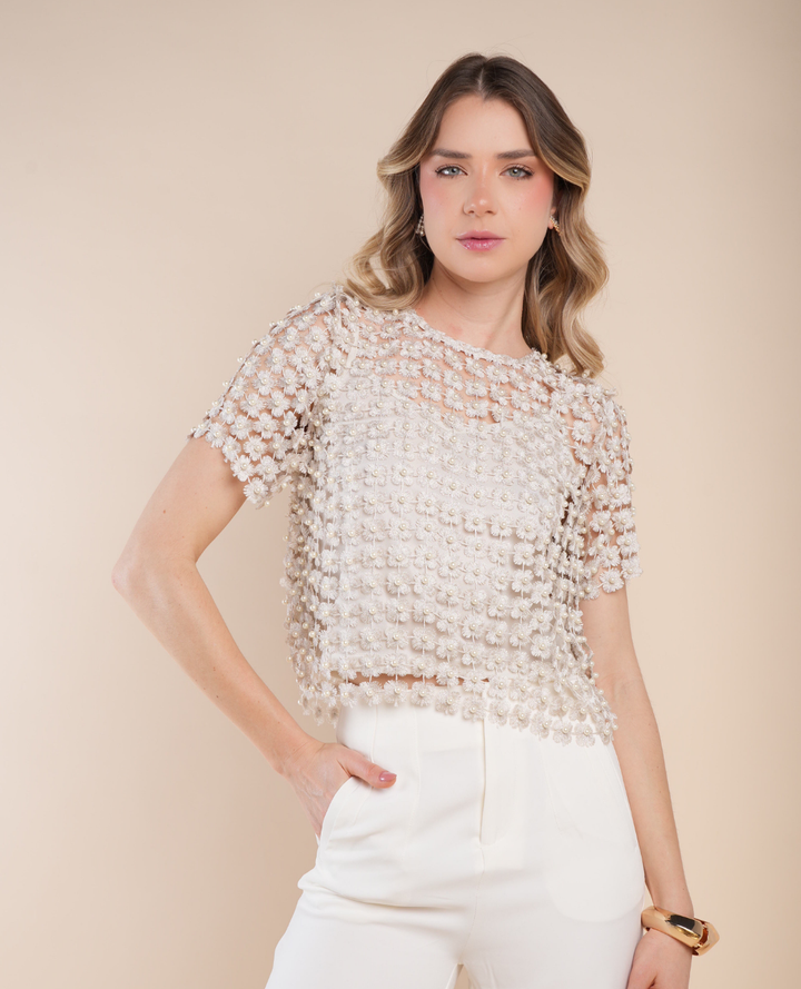 Top flores con perlas Crema