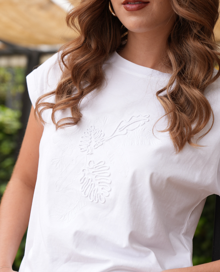 Camiseta Hojas Bordada Blanca