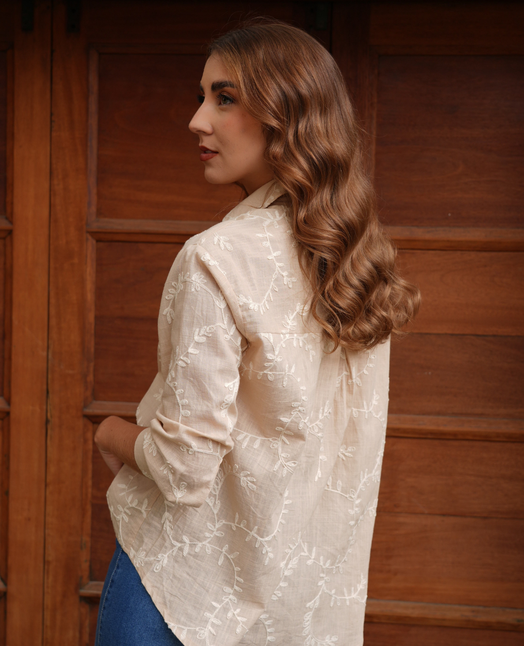 Camisa Lino Bordada Hojas Beige