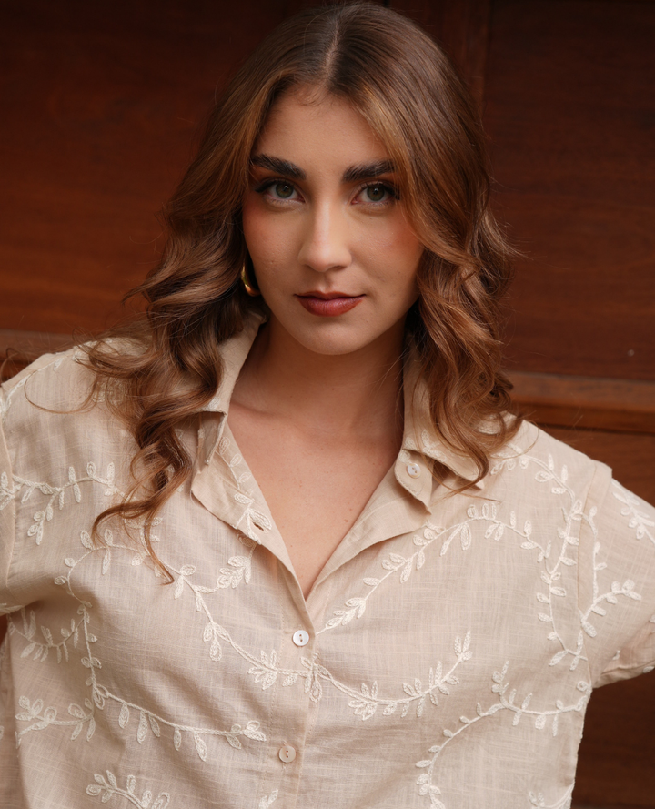 Camisa Lino Bordada Hojas Beige