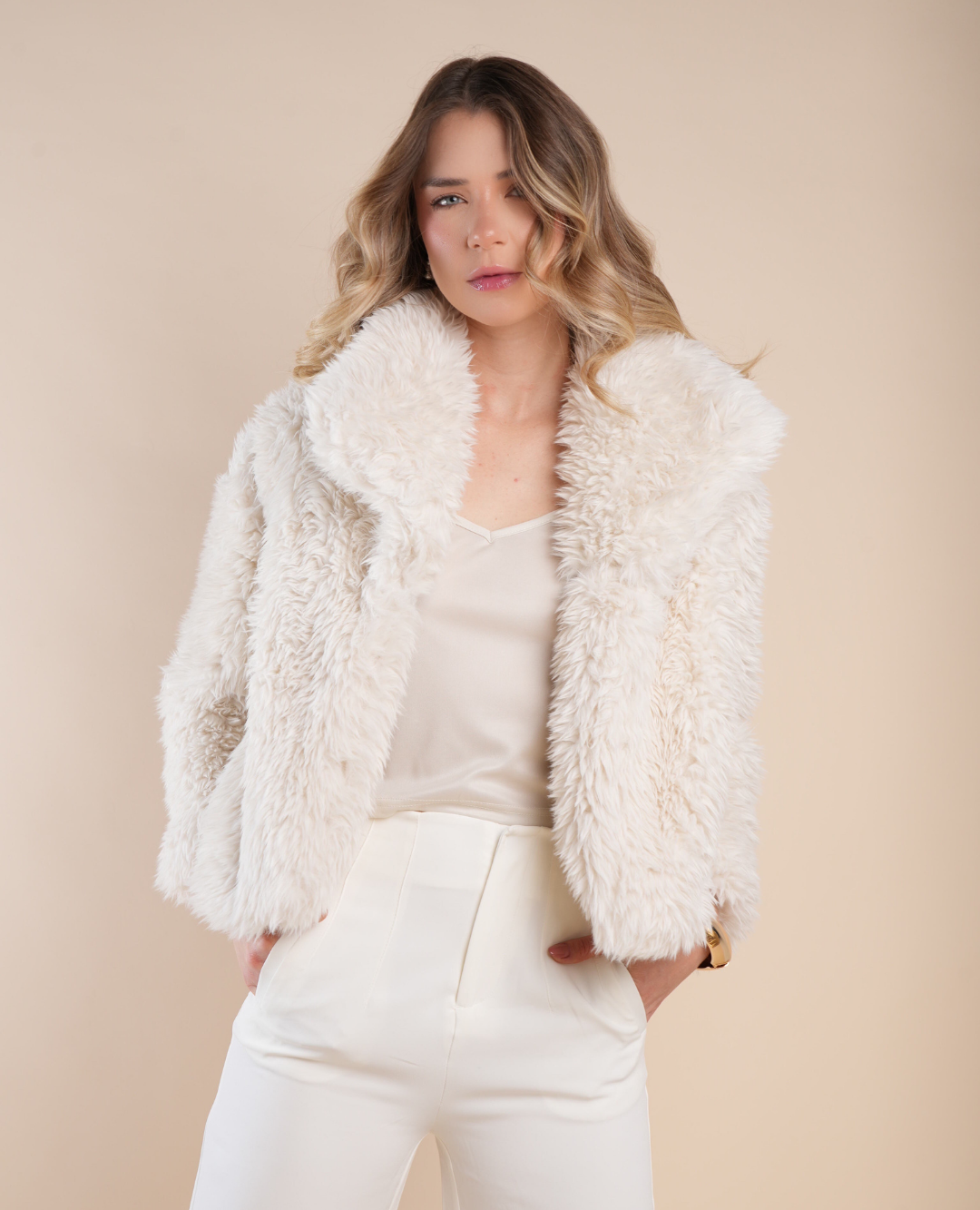 Abrigo peluche marfil