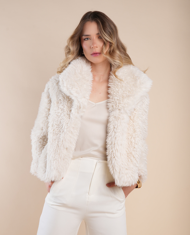 Abrigo peluche marfil