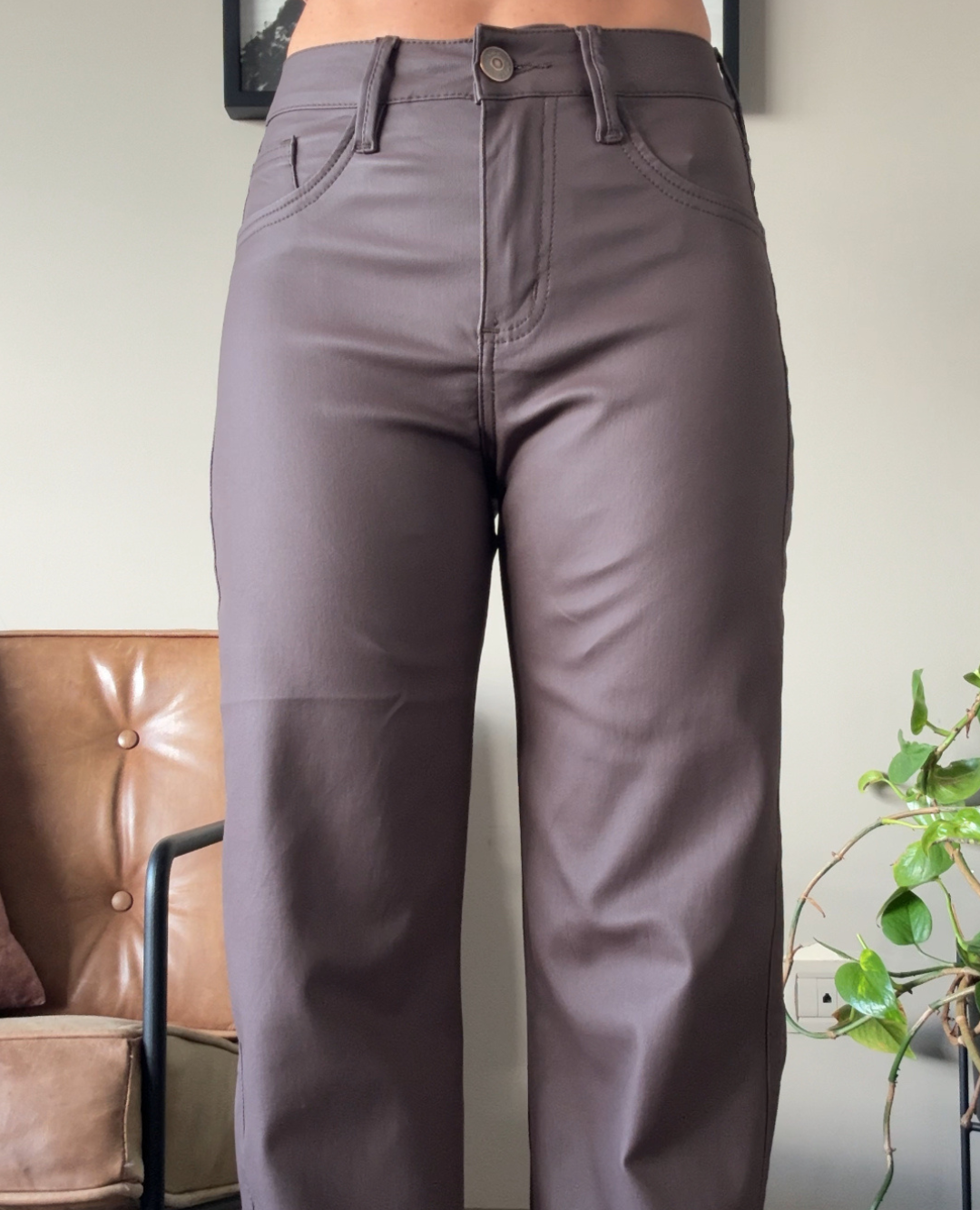 Pantalon cuerina Cafe Keny