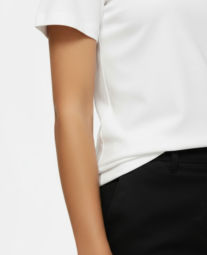 Camiseta Bordada Flores Blanca