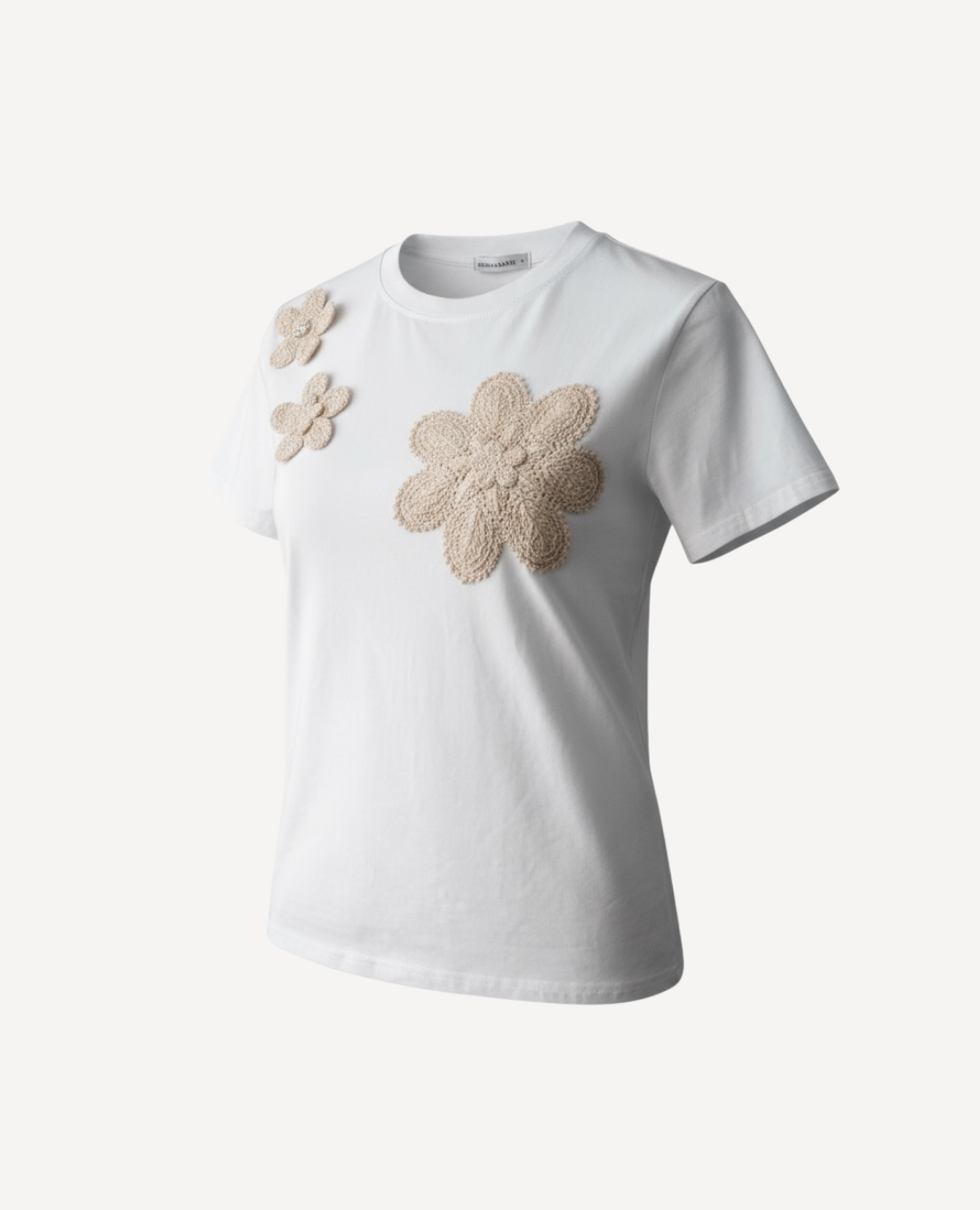 Camiseta Bordada Flores Blanca