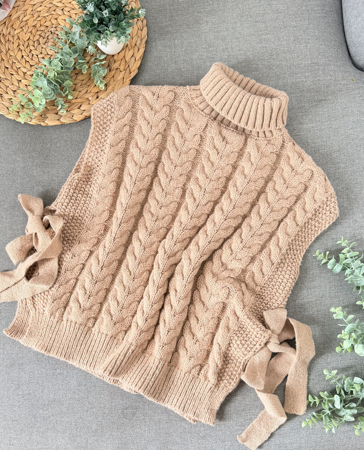 Chaleco Trenzado Cuello Alto Taupe