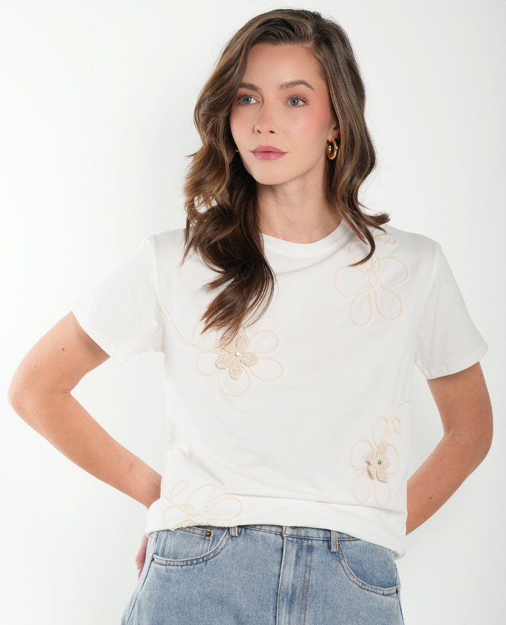 Camiseta Flor Crochet