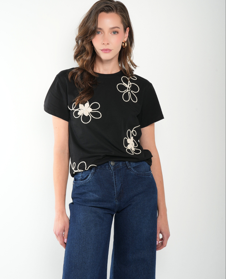 Camiseta Flor Crochet