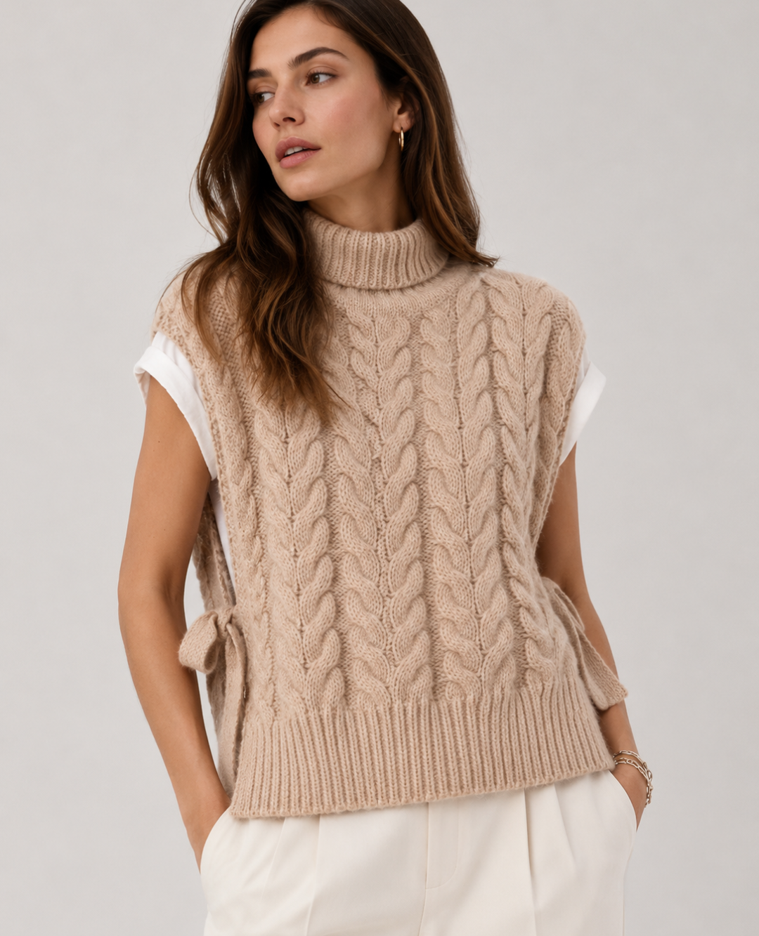 Chaleco Trenzado Cuello Alto Taupe
