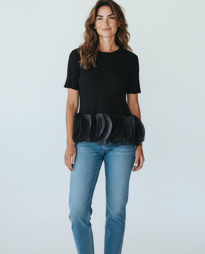 Blusa acanalada pétalos negra