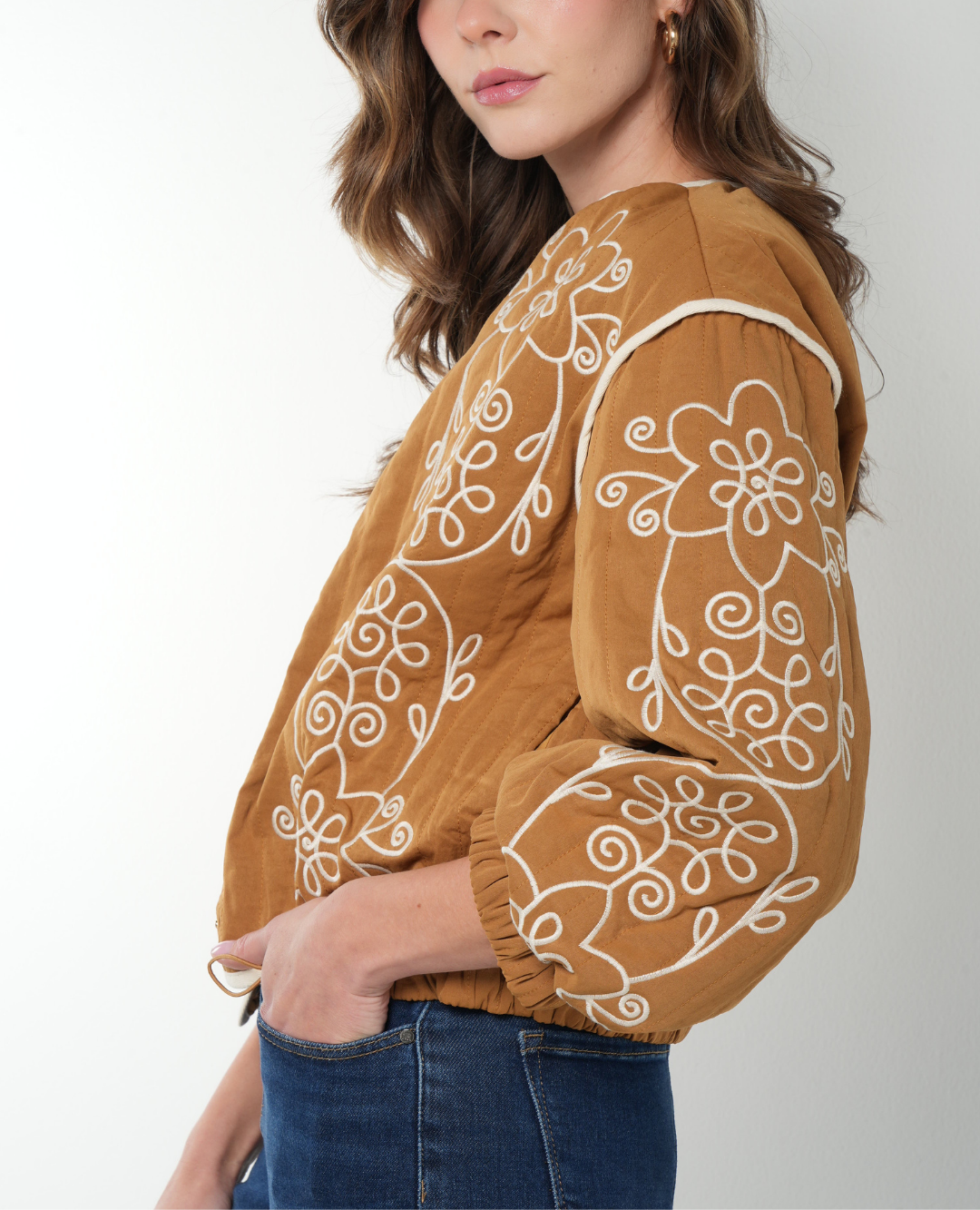 Chaqueta Puff Bordada Camel