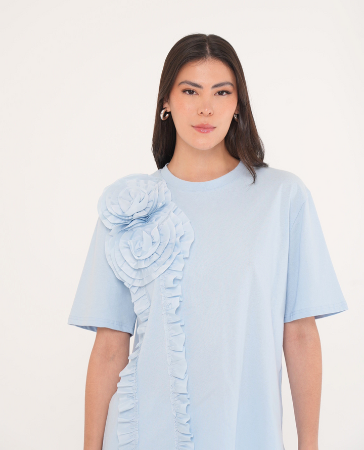 Camiseta Azul Oversize con flores 3D