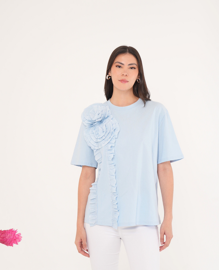 Camiseta Azul Oversize con flores 3D