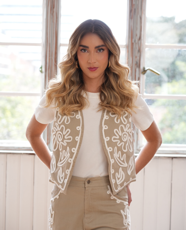 Chaleco bordado Beige Agatha