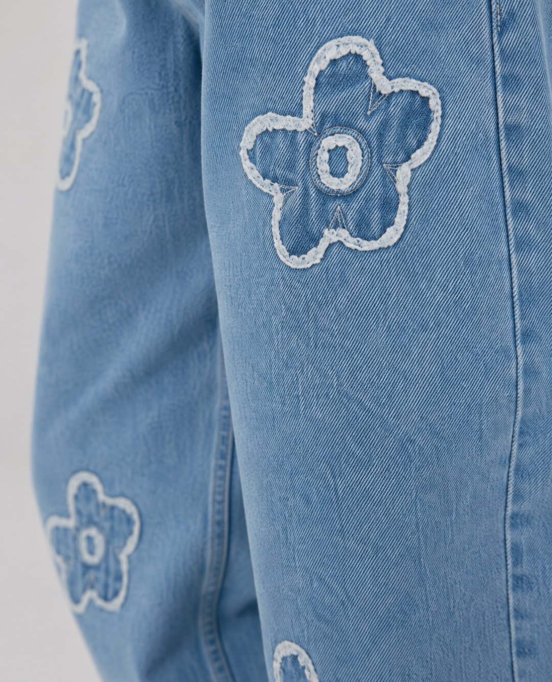 Jean Barrel flores Azul