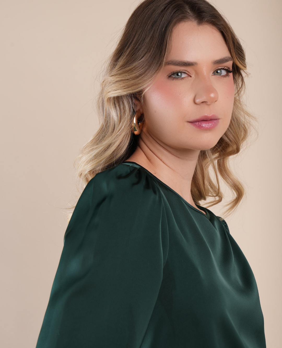 Blusa Satinada Manga larga Verde