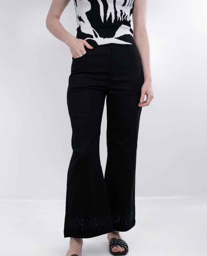Pantalón Ojalillo Negro