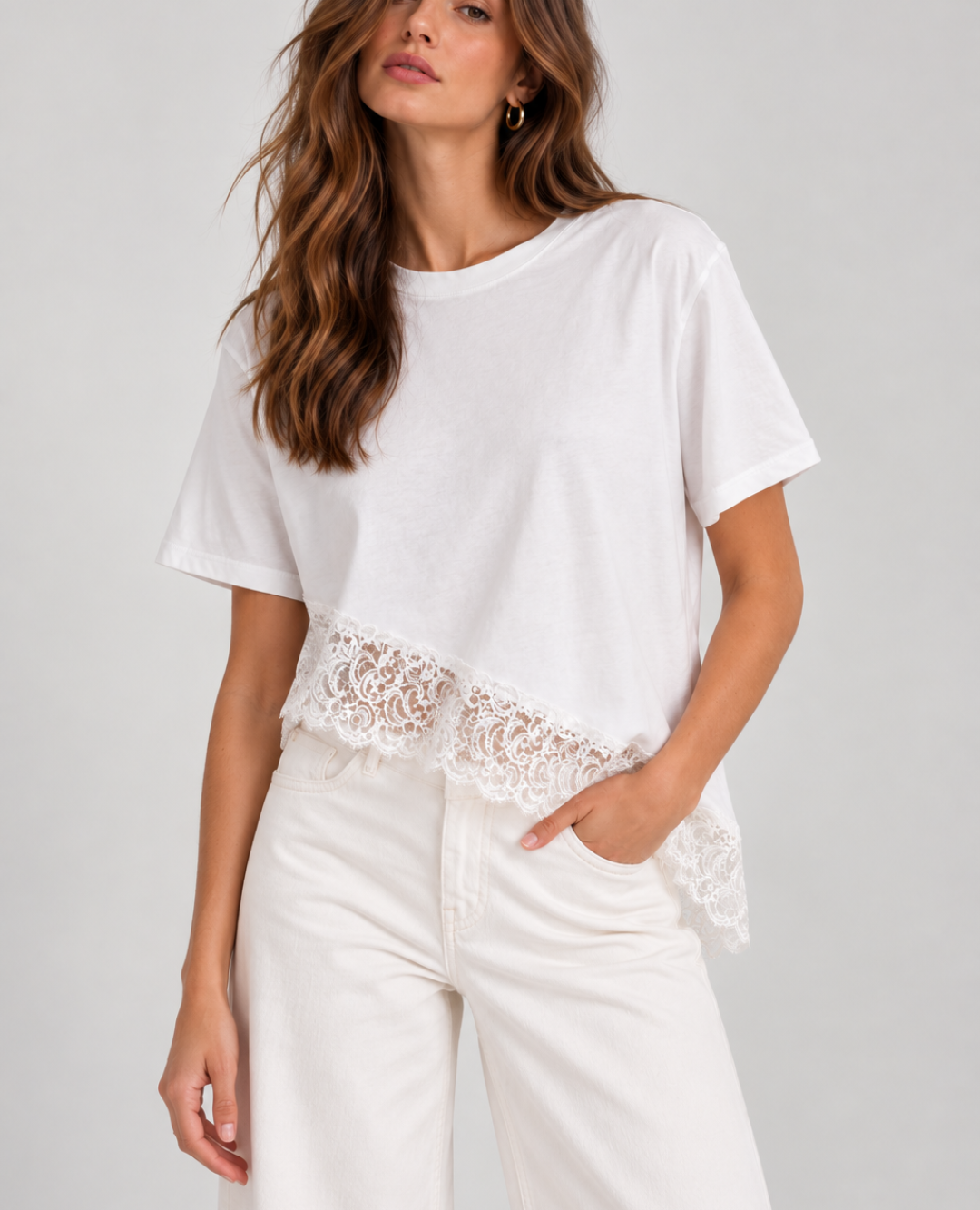 Camiseta Asimétrica Blonda Blanca