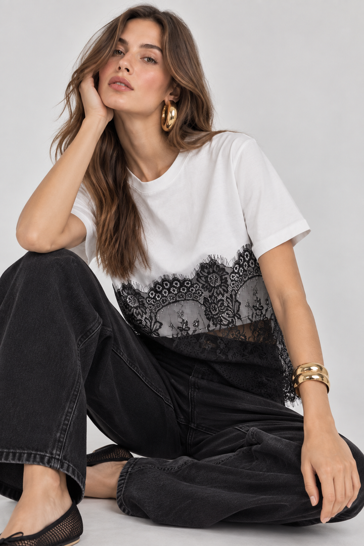 CAMISETA CON ENCAJE