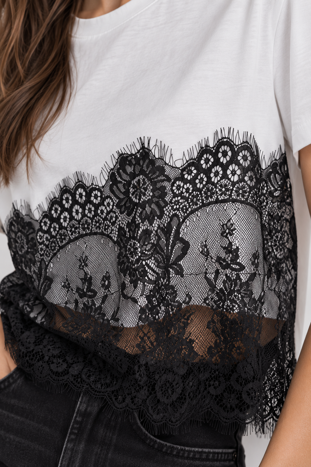CAMISETA CON ENCAJE