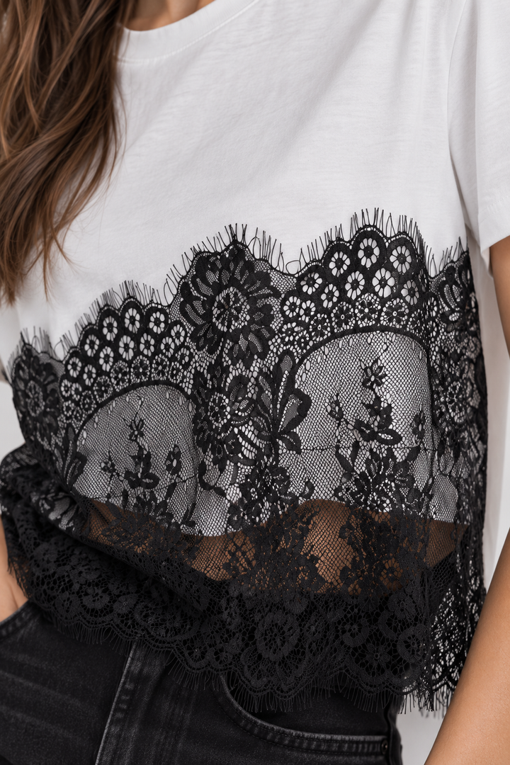 CAMISETA CON ENCAJE